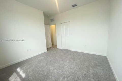 House in Homestead, Florida 4 bedrooms, 226.59 sq.m. № 1950987 - photo 9