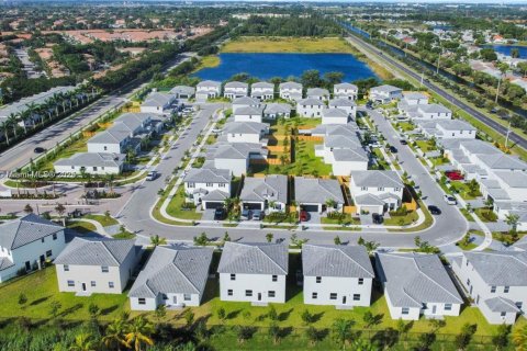 House in Homestead, Florida 4 bedrooms, 226.59 sq.m. № 1950987 - photo 20