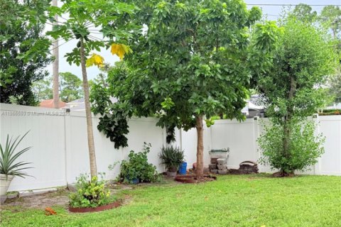 Commercial property in Port St. Lucie, Florida 1 bedroom, 277.78 sq.m. № 1897468 - photo 29
