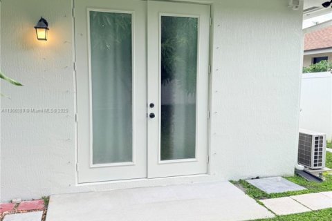 Commercial property in Port St. Lucie, Florida 1 bedroom, 277.78 sq.m. № 1897468 - photo 22