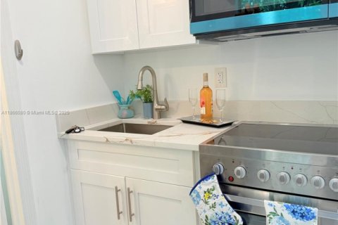 Commercial property in Port St. Lucie, Florida 1 bedroom, 277.78 sq.m. № 1897468 - photo 11