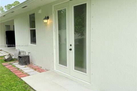 Commercial property in Port St. Lucie, Florida 1 bedroom, 277.78 sq.m. № 1897468 - photo 28