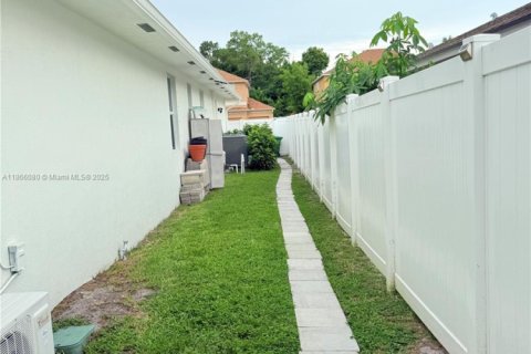 Commercial property in Port St. Lucie, Florida 1 bedroom, 277.78 sq.m. № 1897468 - photo 27
