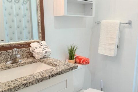 Commercial property in Port St. Lucie, Florida 1 bedroom, 277.78 sq.m. № 1897468 - photo 15