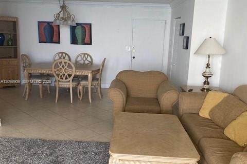 Copropriété à louer à Hallandale Beach, Floride: 2 chambres, 101.64 m2 № 2385084 - photo 9