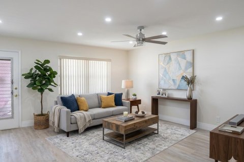 Condo in Delray Beach, Florida, 2 bedrooms  № 2088298 - photo 2