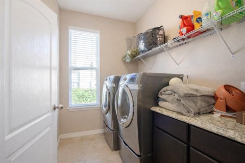 Casa en venta en Groveland, Florida, 3 dormitorios, 164.25 m2 № 2284229 - foto 4