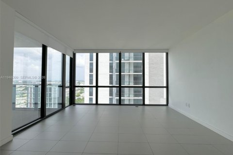 Condo in Miami, Florida, 2 bedrooms  № 2002867 - photo 12