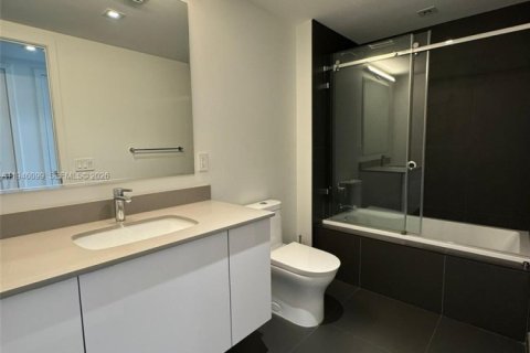 Condo in Miami, Florida, 2 bedrooms  № 2002867 - photo 7