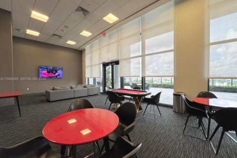 Condo in Miami, Florida, 2 bedrooms  № 2002867 - photo 30