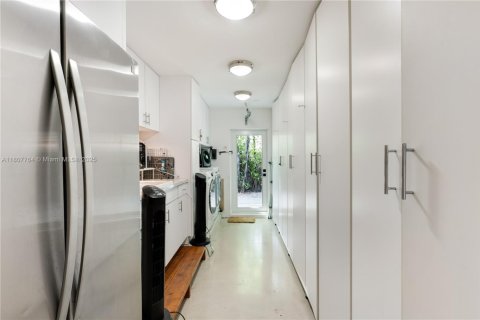 Villa ou maison à louer à Key Biscayne, Floride: 5 chambres, 340.12 m2 № 1959738 - photo 14