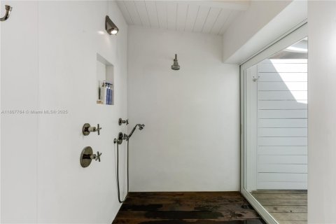 Villa ou maison à louer à Key Biscayne, Floride: 5 chambres, 340.12 m2 № 1959738 - photo 16