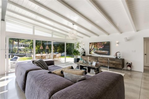 Villa ou maison à louer à Key Biscayne, Floride: 5 chambres, 340.12 m2 № 1959738 - photo 2