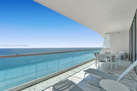Condo in Sunny Isles Beach, Florida, 3 bedrooms  № 1954834 - photo 29