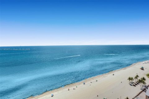 Condo in Sunny Isles Beach, Florida, 3 bedrooms  № 1954834 - photo 9