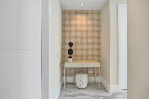 Condo in Sunny Isles Beach, Florida, 3 bedrooms  № 1954834 - photo 30