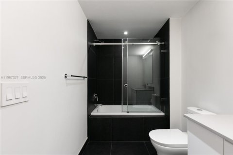 Снять в аренду кондоминиум в Майами, Флорида 2 спальни, 81.57м2, № 2028590 - фото 21