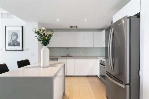 Снять в аренду кондоминиум в Майами, Флорида 2 спальни, 81.57м2, № 2028590 - фото 4