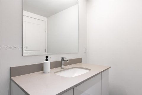 Снять в аренду кондоминиум в Майами, Флорида 2 спальни, 81.57м2, № 2028590 - фото 13