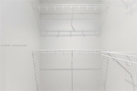 Снять в аренду кондоминиум в Майами, Флорида 2 спальни, 81.57м2, № 2028590 - фото 25