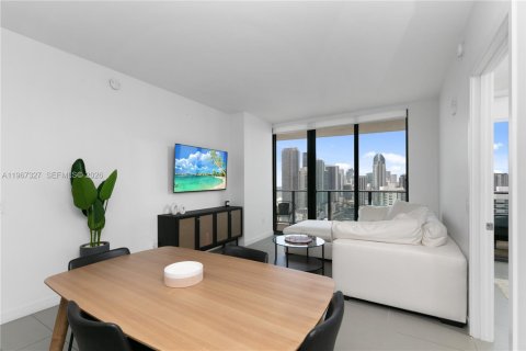 Снять в аренду кондоминиум в Майами, Флорида 2 спальни, 81.57м2, № 2028590 - фото 7