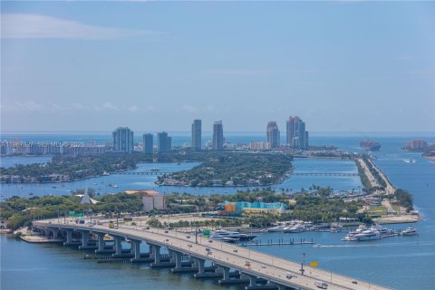 Снять в аренду кондоминиум в Майами, Флорида 2 спальни, 81.57м2, № 2028590 - фото 30