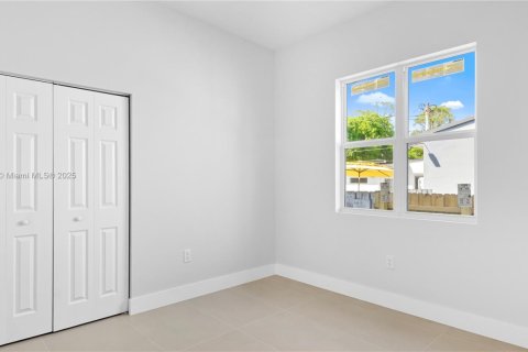 Commercial property in Fort Lauderdale, Florida 294.13 sq.m. № 1971505 - photo 17