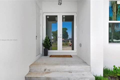 Commercial property in Fort Lauderdale, Florida 294.13 sq.m. № 1971505 - photo 7