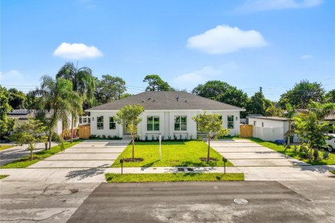 Commercial property in Fort Lauderdale, Florida 294.13 sq.m. № 1971505 - photo 1