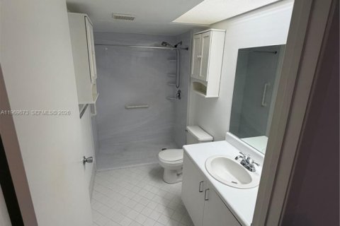 Villa ou maison à louer à Pembroke Pines, Floride: 1 chambre, 98.1 m2 № 2030396 - photo 3