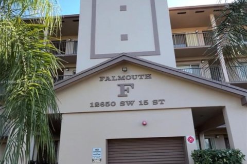 Villa ou maison à louer à Pembroke Pines, Floride: 1 chambre, 98.1 m2 № 2030396 - photo 2