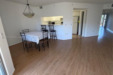 Villa ou maison à louer à Pembroke Pines, Floride: 1 chambre, 98.1 m2 № 2030396 - photo 8