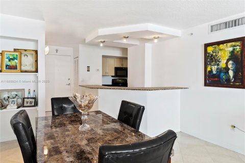 Condominio en venta en Miami Beach, Florida, 1 dormitorio, 75.07 m2 № 1942616 - foto 6