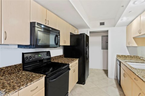 Condominio en venta en Miami Beach, Florida, 1 dormitorio, 75.07 m2 № 1942616 - foto 8