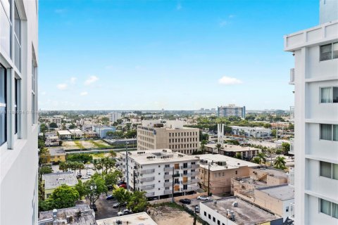 Condominio en venta en Miami Beach, Florida, 1 dormitorio, 75.07 m2 № 1942616 - foto 2