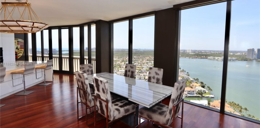 Condo à Aventura, Floride, 3 chambres  № 2195080