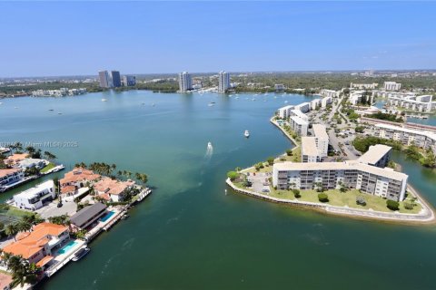 Copropriété à vendre à Aventura, Floride: 3 chambres, 190.91 m2 № 2195080 - photo 27