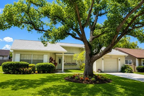 Villa ou maison à Holiday, Floride 2 chambres, 123.93 m2 № 2147583
