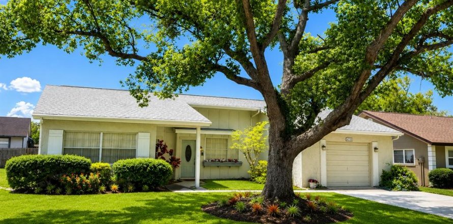Villa ou maison à Holiday, Floride 2 chambres, 123.93 m2 № 2147583