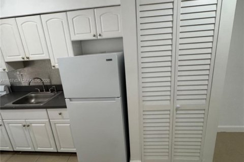 Condominio en alquiler en Miami Beach, Florida, 36.23 m2 № 2047823 - foto 6