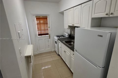 Condominio en alquiler en Miami Beach, Florida, 36.23 m2 № 2047823 - foto 8