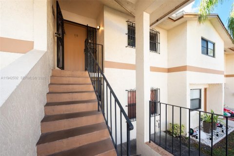 Copropriété à vendre à Miami, Floride: 1 chambre, 55.74 m2 № 1999273 - photo 16