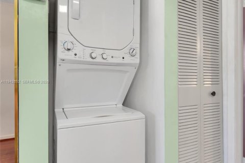 Copropriété à vendre à Miami, Floride: 1 chambre, 55.74 m2 № 1999273 - photo 9