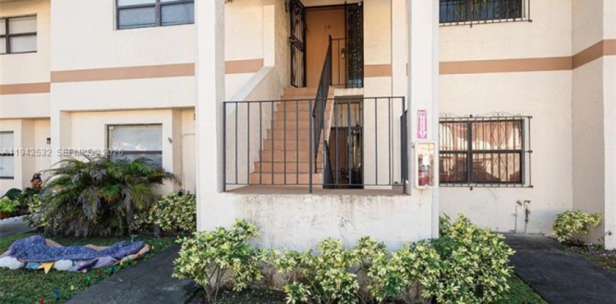 Condo à Miami, Floride, 1 chambre  № 1999273