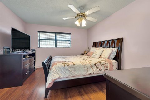 Copropriété à vendre à Miami, Floride: 1 chambre, 55.74 m2 № 1999273 - photo 11