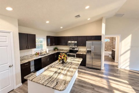 Villa ou maison à louer à Summerfield, Floride: 3 chambres, 148.92 m2 № 2403204 - photo 3