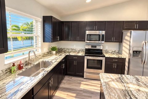 Villa ou maison à louer à Summerfield, Floride: 3 chambres, 148.92 m2 № 2403204 - photo 8