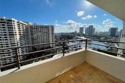 Condominio en venta en Hallandale Beach, Florida, 1 dormitorio, 92.9 m2 № 1954140 - foto 3