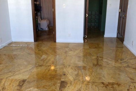 Condominio en venta en Hallandale Beach, Florida, 1 dormitorio, 92.9 m2 № 1954140 - foto 12