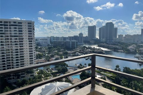 Condominio en venta en Hallandale Beach, Florida, 1 dormitorio, 92.9 m2 № 1954140 - foto 1